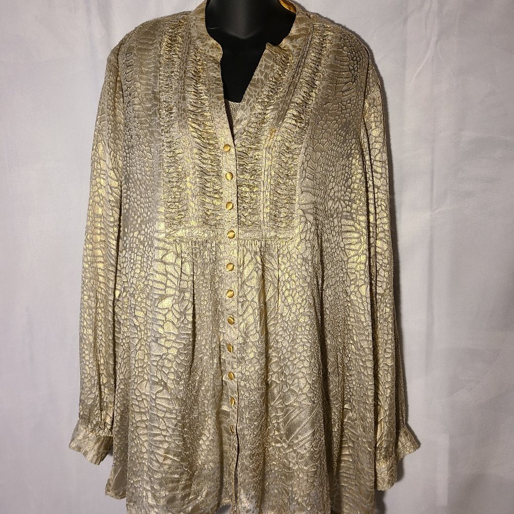 Holiday ready Chico's sz 3 XL shiny gold tunic top